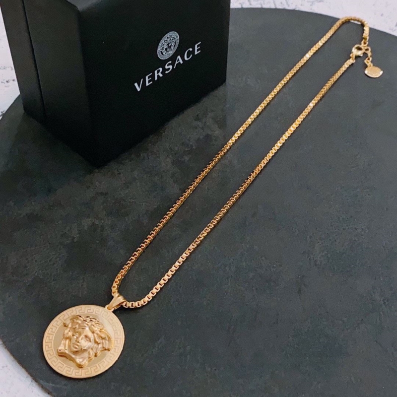 VERSACE